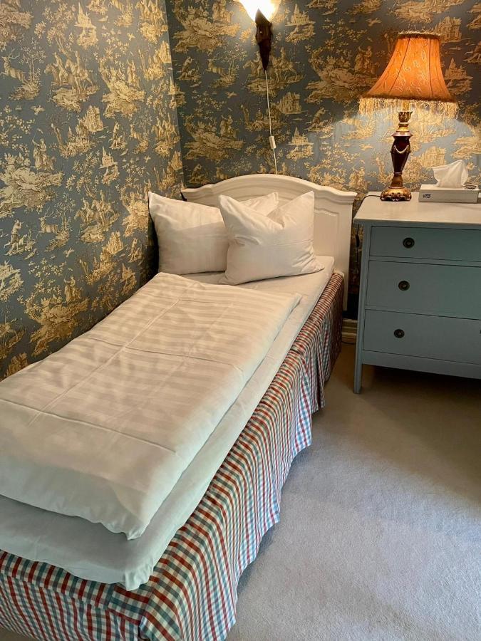Apertins Hotell Kil Eksteriør billede